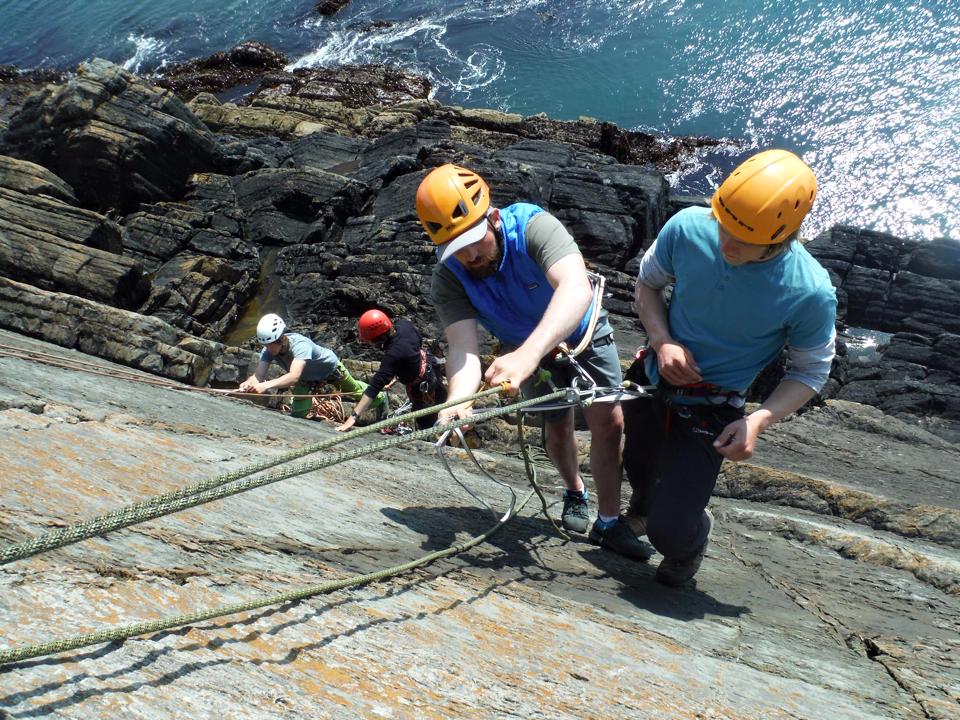 Teaching self-rescue skills to a bunch of climbers in Pembrokeshire