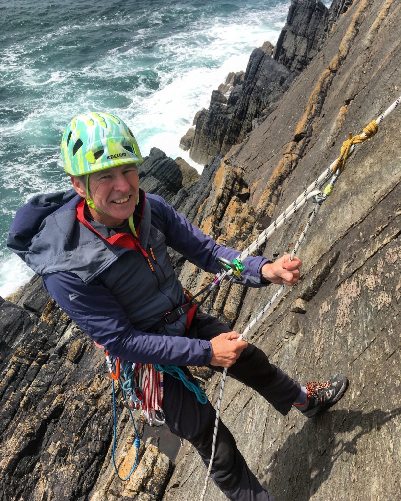 Using the guide plate to ascend the abseil rope!